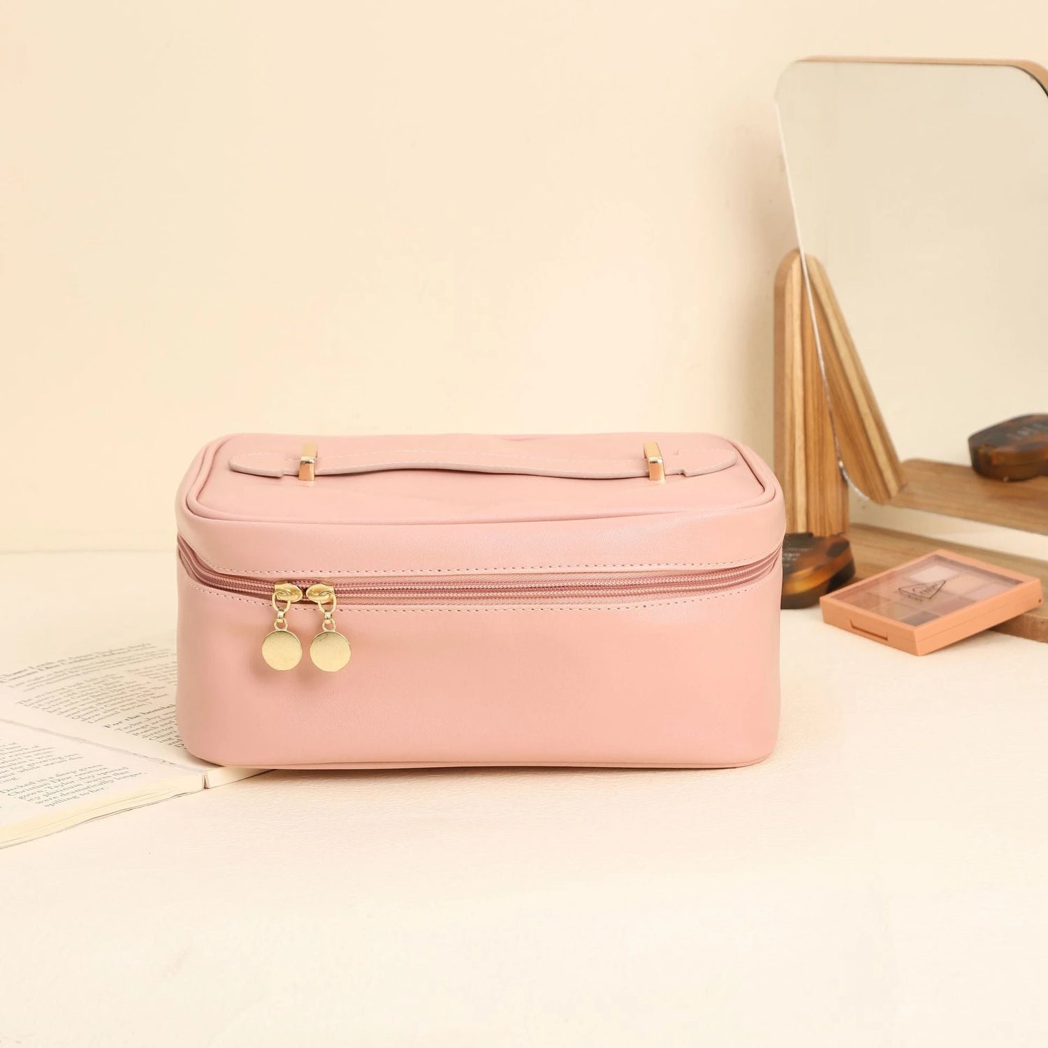 Cosmetics & Toiletry Bags