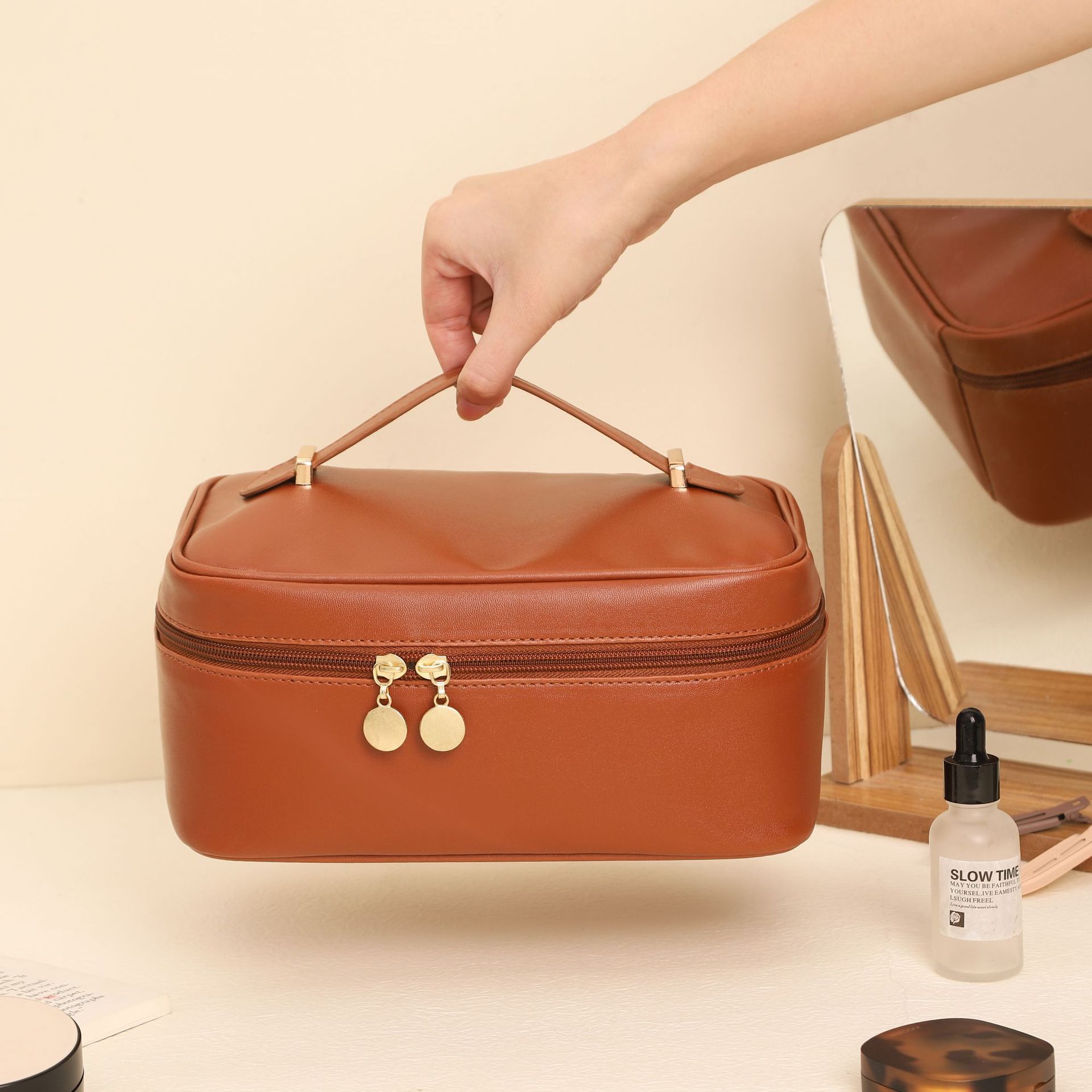Urban Simple Cosmetic Bag – High-Capacity PU Leather Toiletry Bag - glammyverse