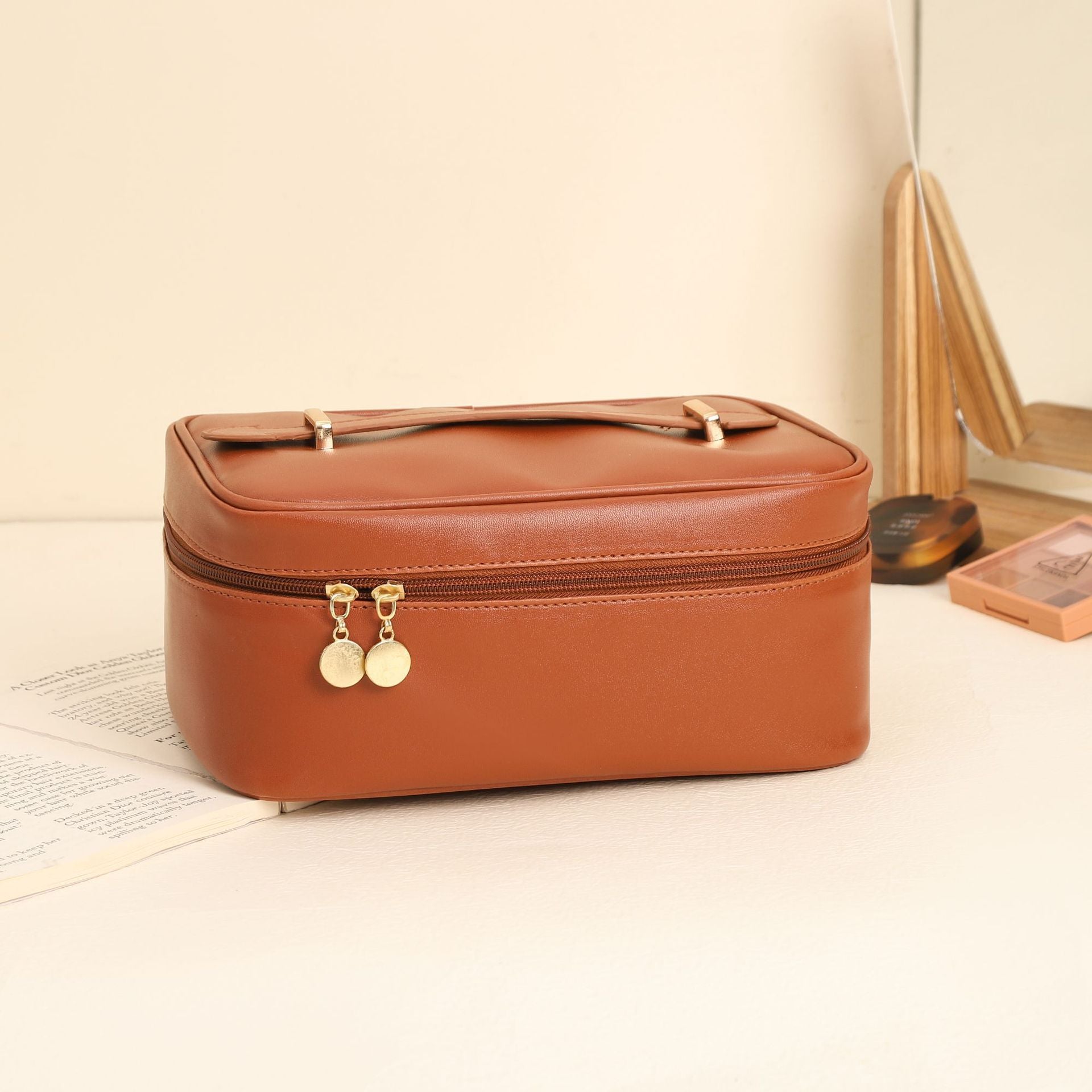 Urban Simple Cosmetic Bag – High-Capacity PU Leather Toiletry Bag - glammyverse