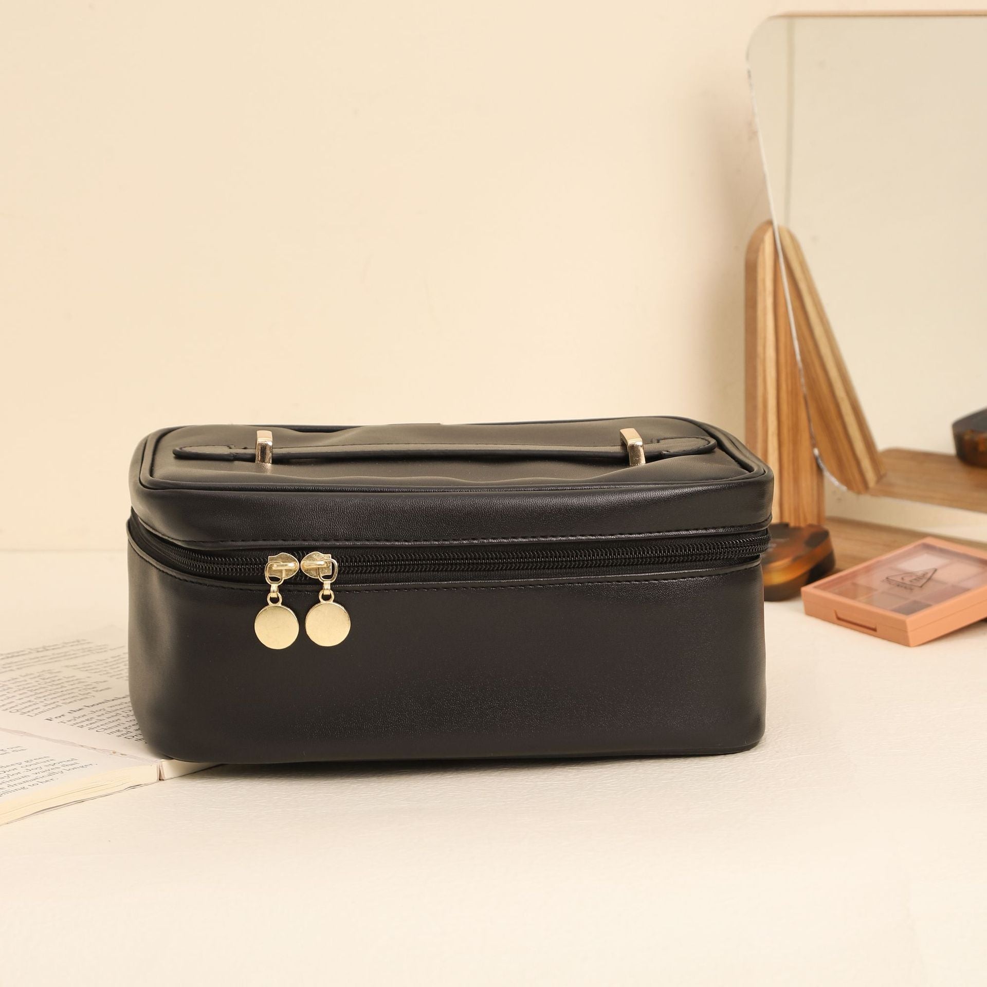 Urban Simple Cosmetic Bag – High-Capacity PU Leather Toiletry Bag - glammyverse